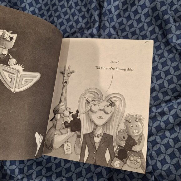 the bad guys do you think he saurus ?! - Picture 2 of 4